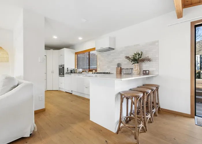4br - Walk To That Tree &